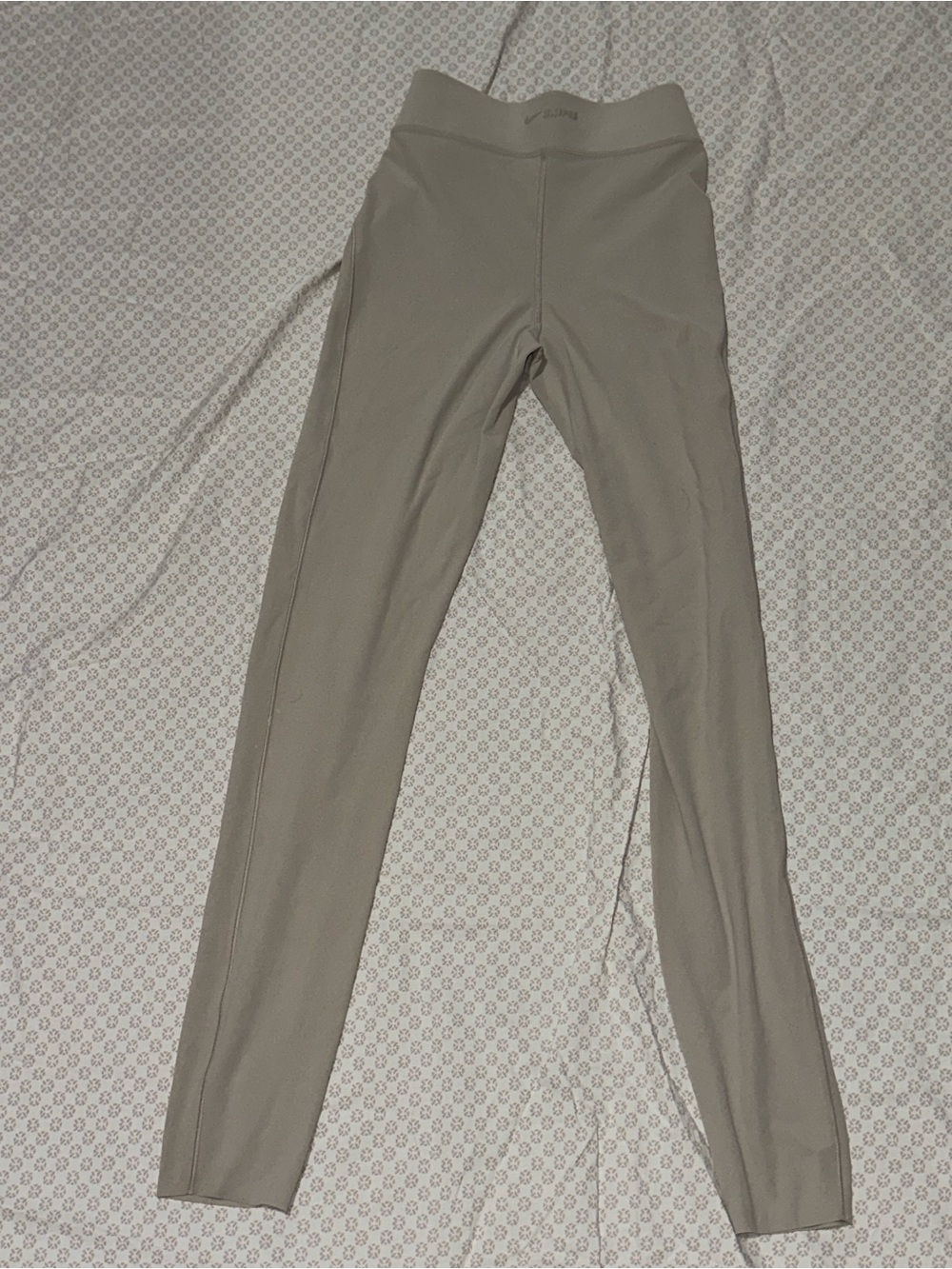NikeSkims matte 26” leggings